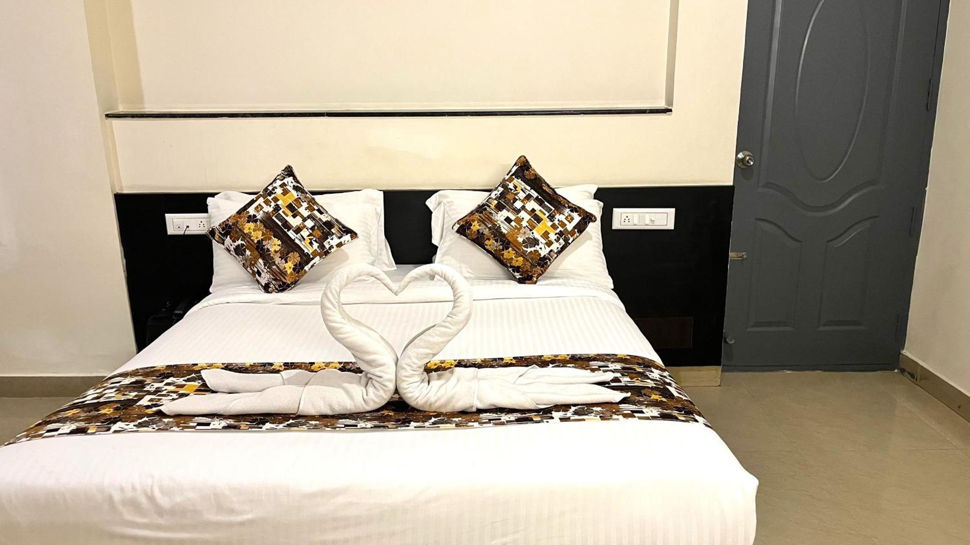 Athasri Hotel Hsr Layout Bangalore Buitenkant foto