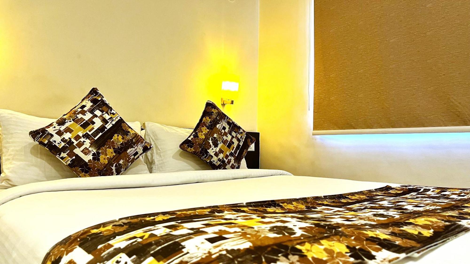 Athasri Hotel Hsr Layout Bangalore Buitenkant foto