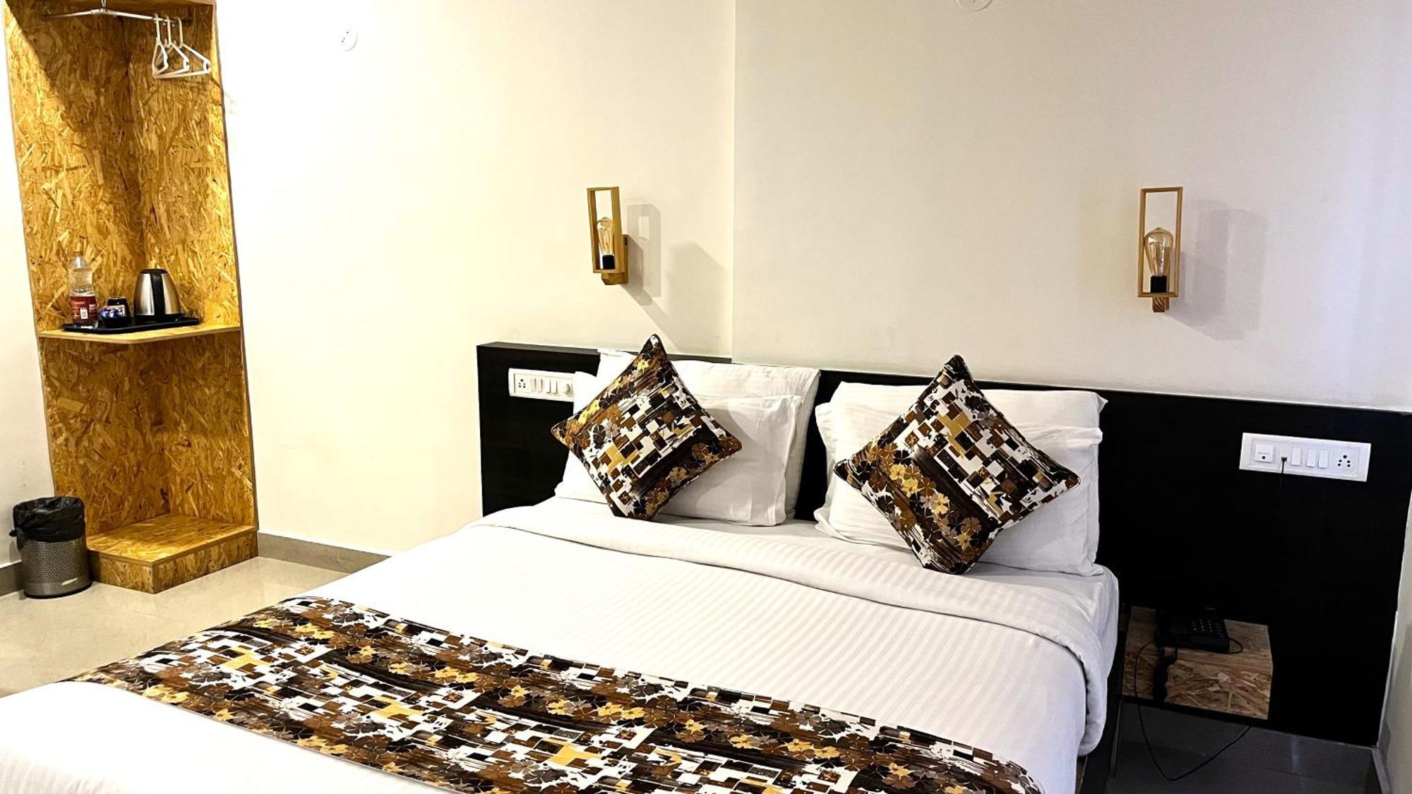 Athasri Hotel Hsr Layout Bangalore Buitenkant foto