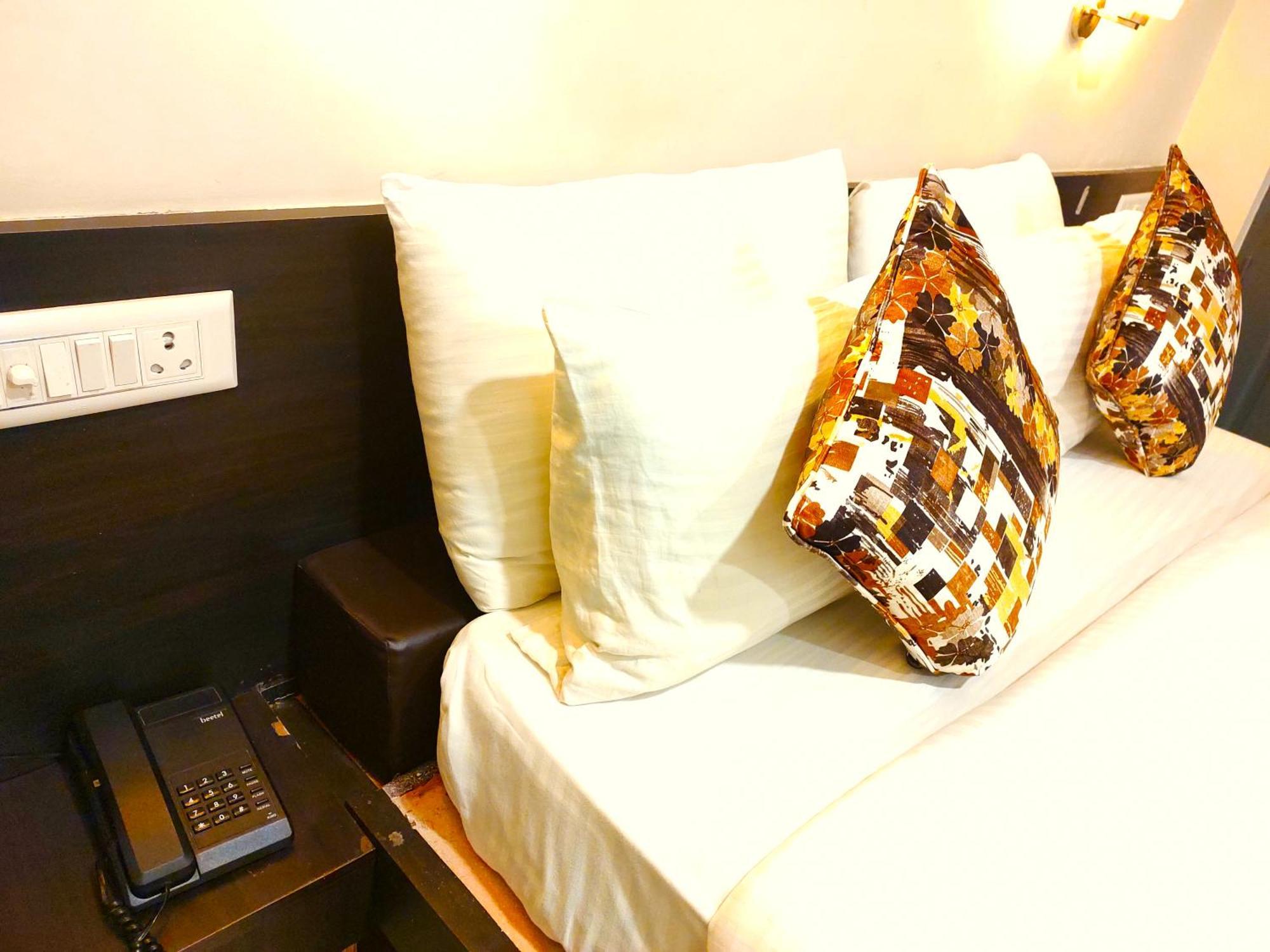 Athasri Hotel Hsr Layout Bangalore Buitenkant foto